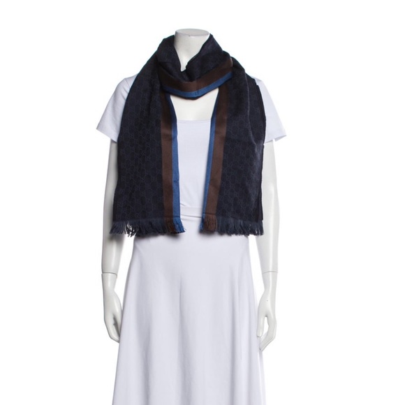 GUCCI Wool Printed Scarf 🧣 - Picture 5 of 5